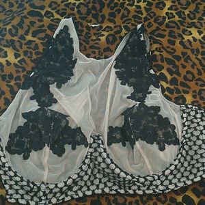 Victoria's Secret crem and black underwire bra 36C